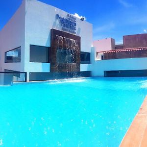 Premium Suites Deluxe Aparthotel Equipetrol